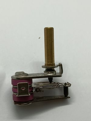 Termostato bimetallico regolabile con intervallo di temperatura 50-250 C e 100 cicli di resistenza